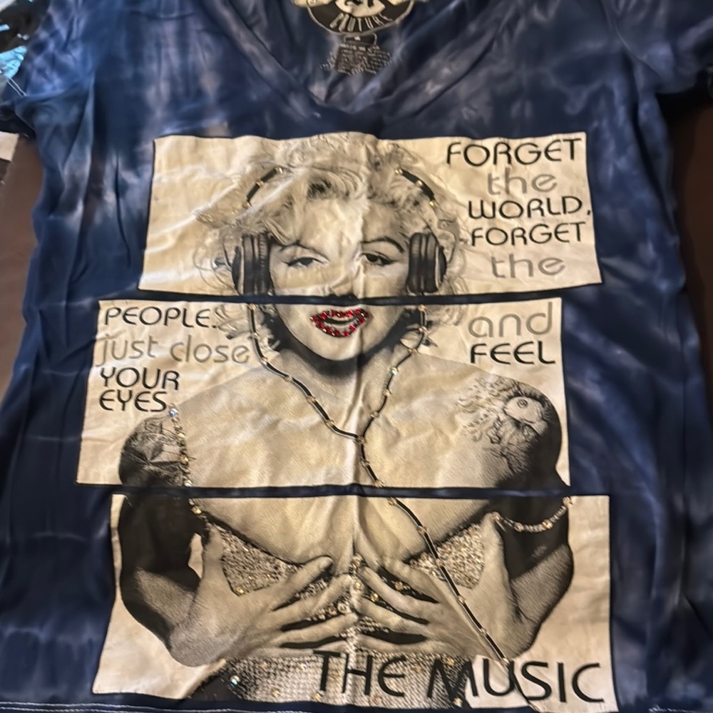 Women's Blue Graphic Short Sleeve Tee